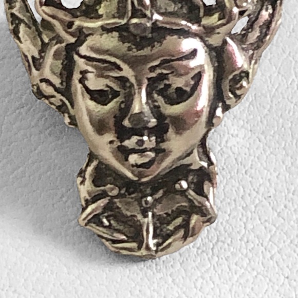 Small Vintage Pixie Pin - Picture 2 of 4